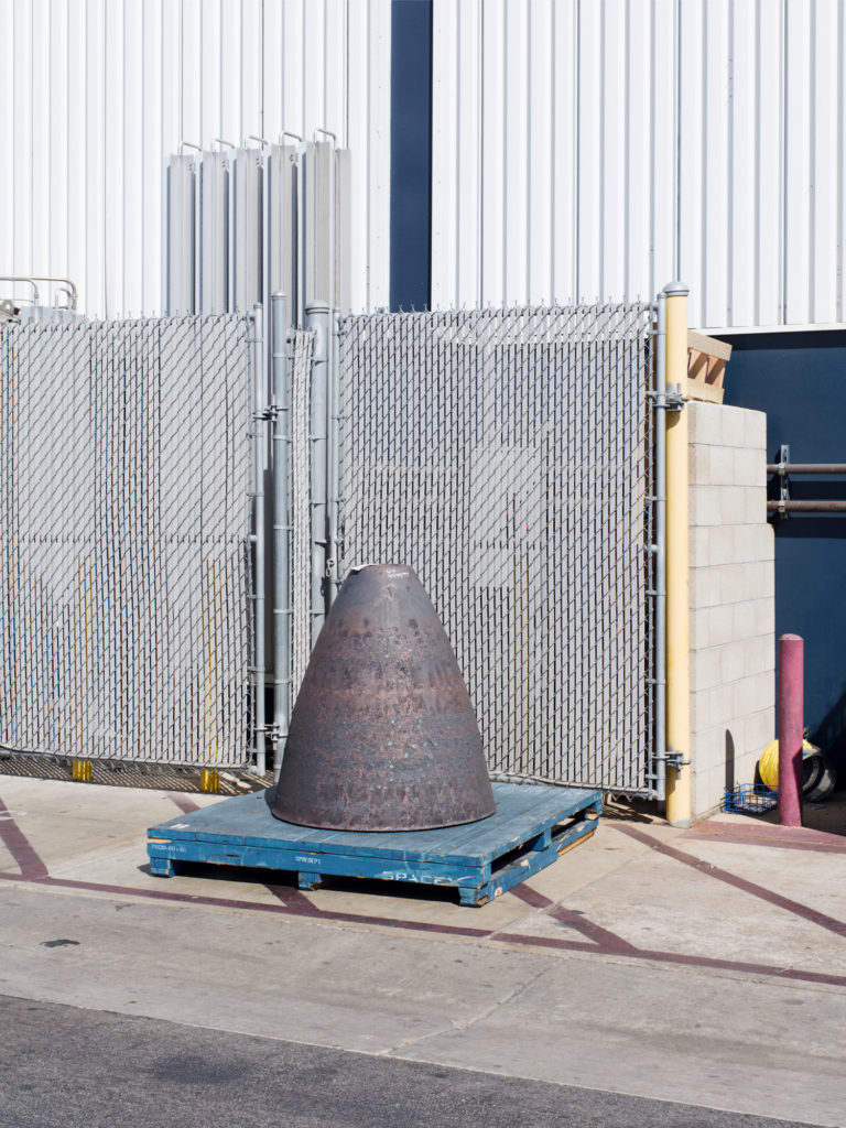 Tech culture in LA and Silicon Valley plus an Interstate 5 road trip photogrpahed for F.A.Q. Magazine, a quarterly publication for Berlin newspaper.